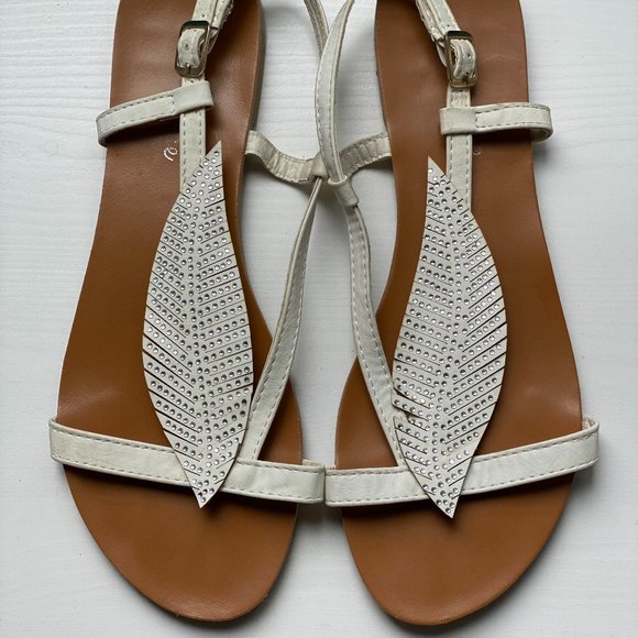Feather Sandal - Picture 1 of 3